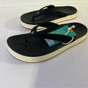 NIB OluKai Nu’a Pi’o Black Sandal Flip Flop Women’s Size 10
